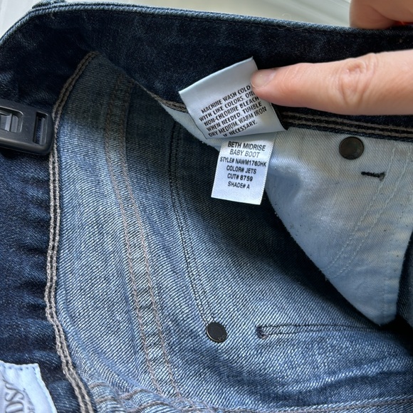 USA Hudson jeans, Beth midrise baby boot two button closure, size 29 - Picture 9 of 11